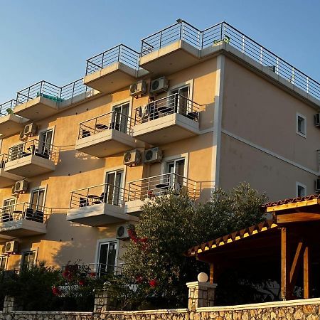 Season Inn Дермі Екстер'єр фото